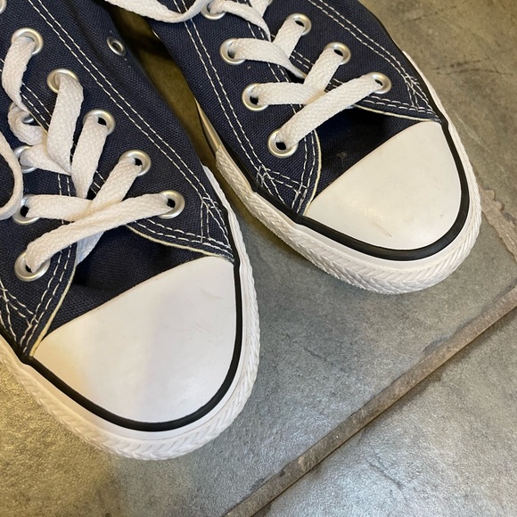 Converse! - Picture 2 of 5